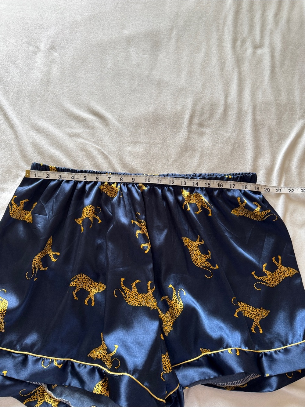 Satin pajamas - Picture 7 of 9